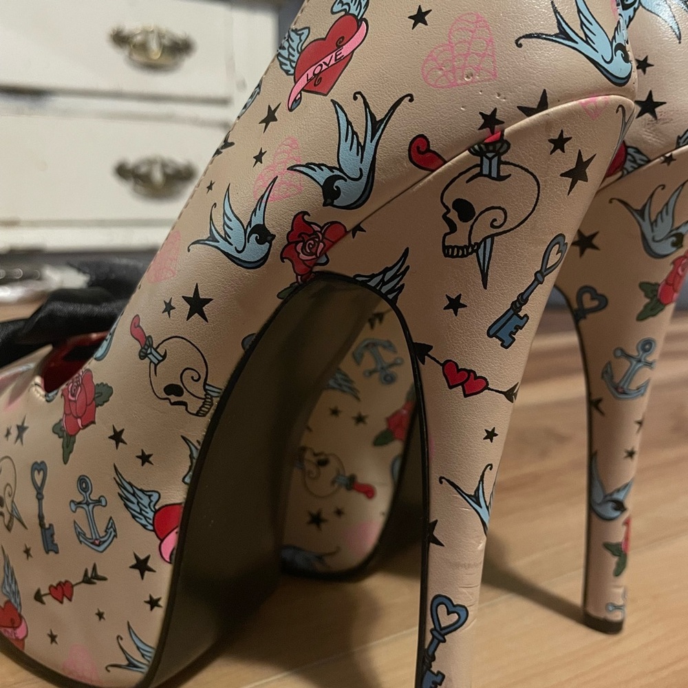 Pinup couture/Bordello heels vintage tattoo print 8